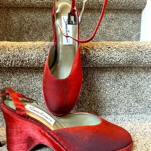 Shiny Red unique curved platform Sonatina shoes